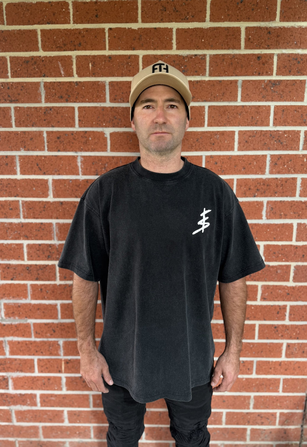 FADE THE SYSTEM WASHED BLACK SIGNATURE TEE