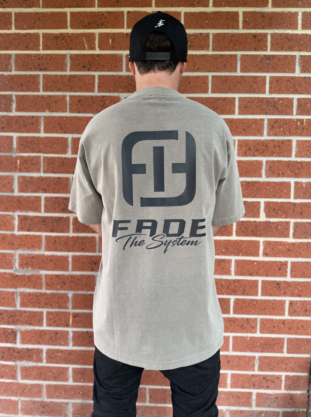 FADE THE SYSTEM DUSTY OLIVE SIGNATURE TEE