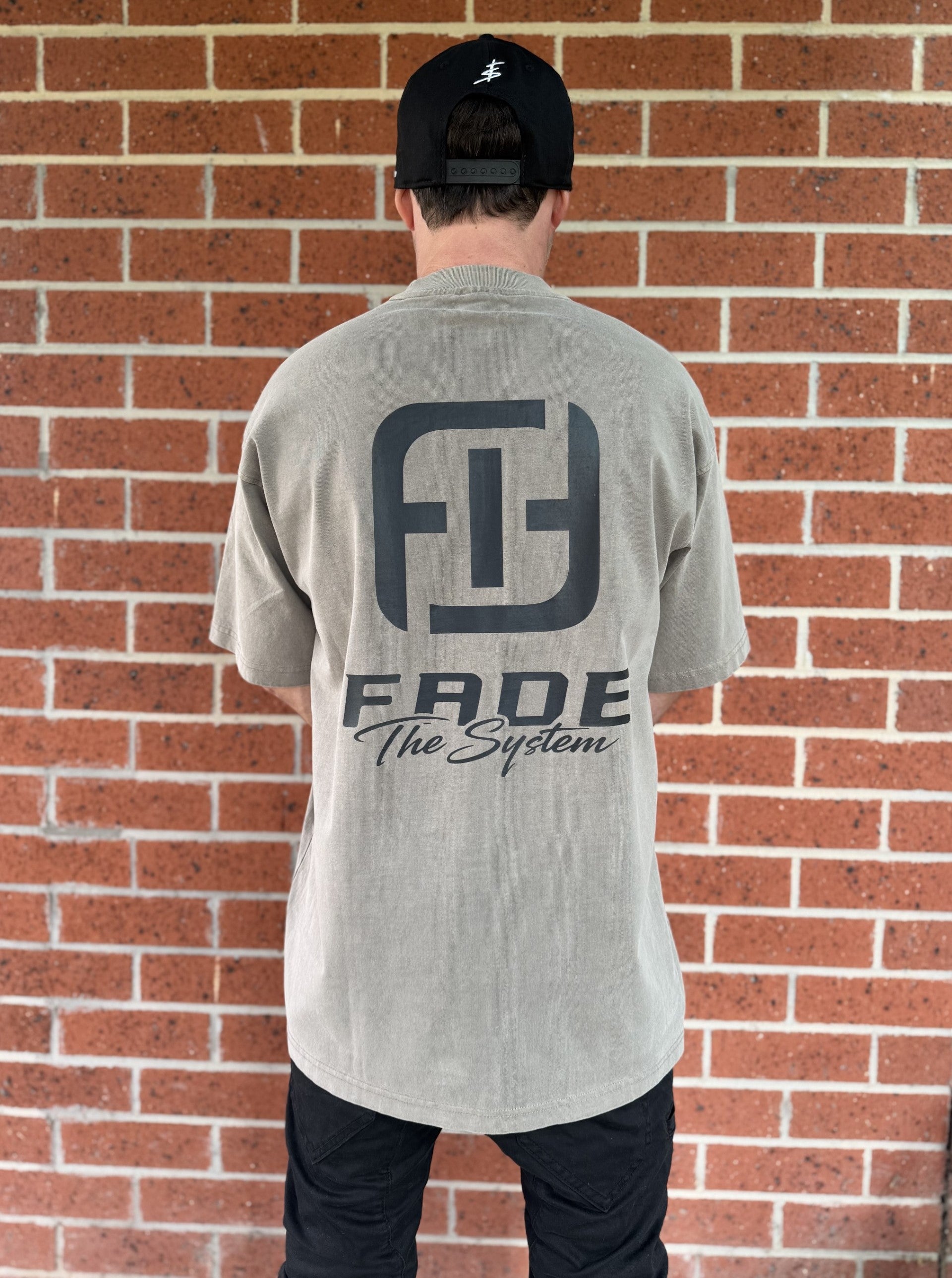 FADE THE SYSTEM DUSTY OLIVE SIGNATURE TEE